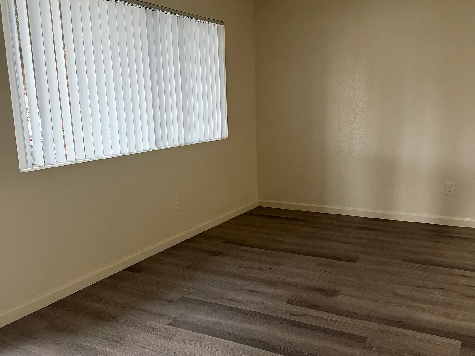 2 bed, 1.5 bath, 1050 sqft, $1,425 — Photo 1