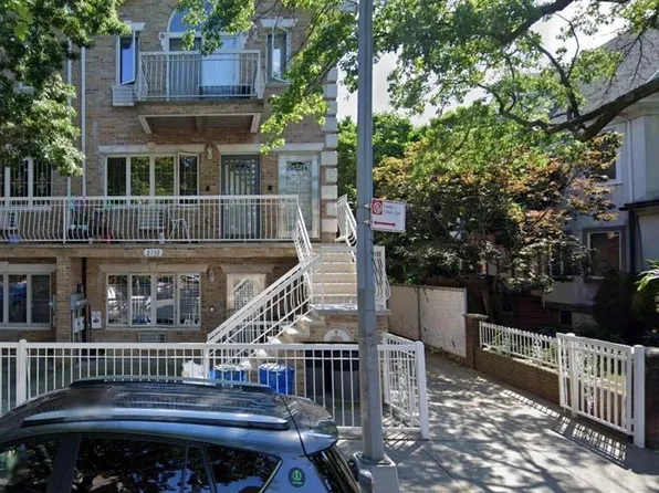 2152 81st St #3A, Brooklyn, NY 11214