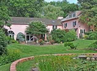 2075 Buttonwood Ln, Huntingdon Valley, PA 19006