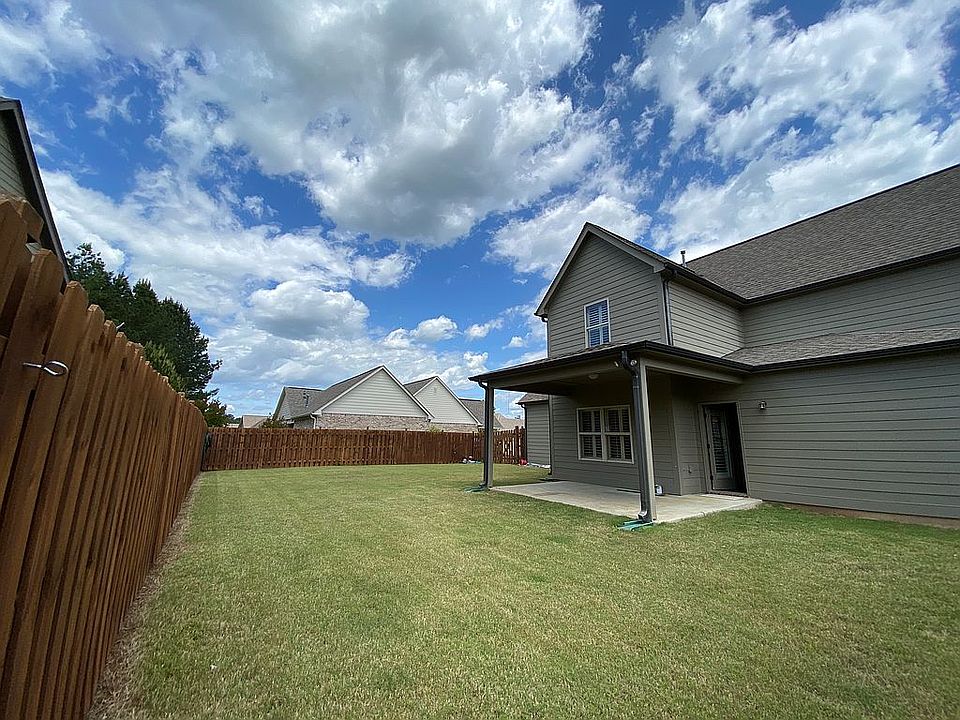 1st image of 109 Lake Chelsea Dr