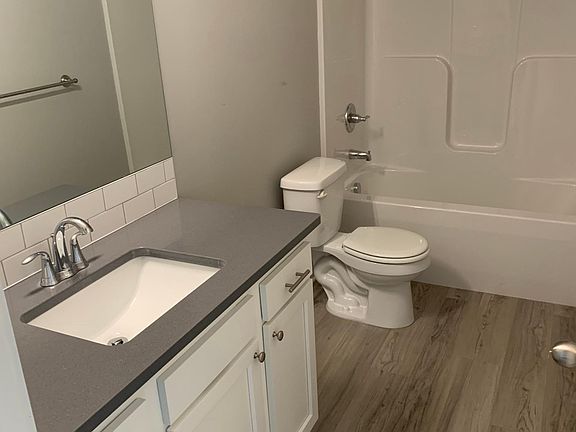3rd image of 123-127 W Allen Ave