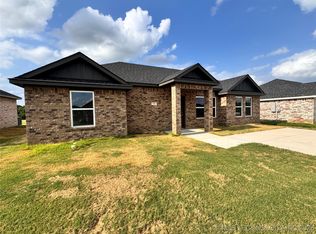 514 Sweet Pea Ln, Madill, OK 73446