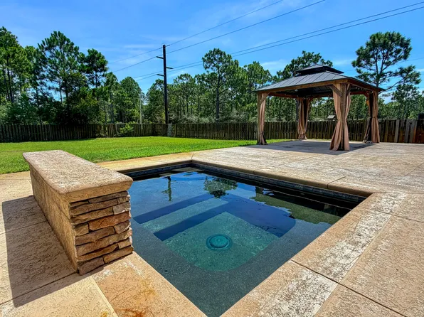 2208 Smallwood Dr, Navarre, FL 32566