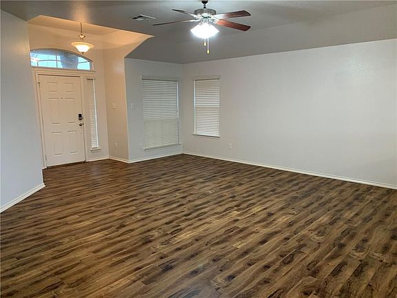 5th image of 1123 Sugar Brook Dr