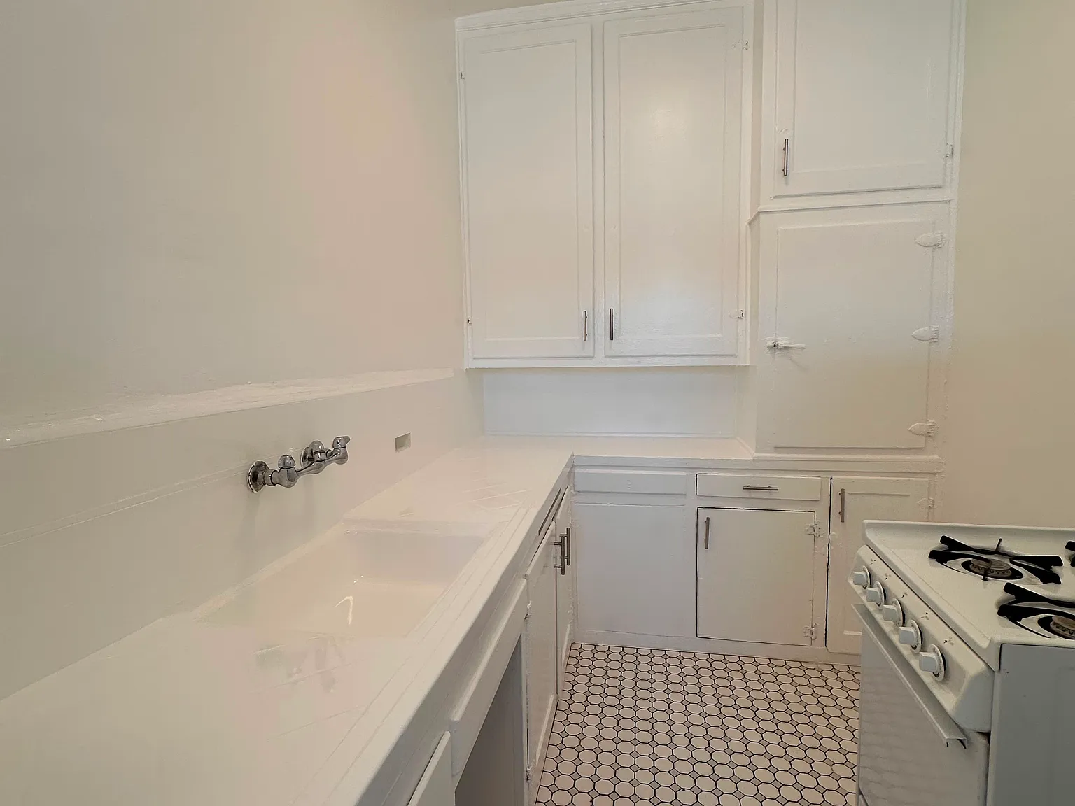 1237 Edgemont — Photo 4