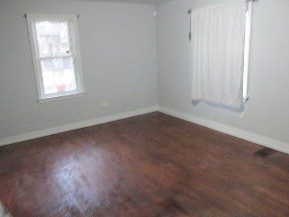 4th image of 1027 Lorraine Ave