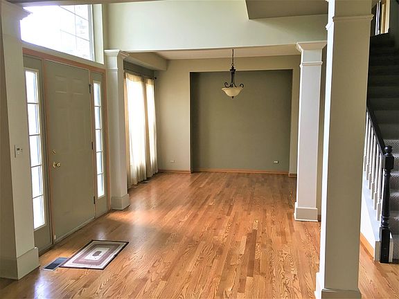3rd image of 24257 Sheffield Ln
