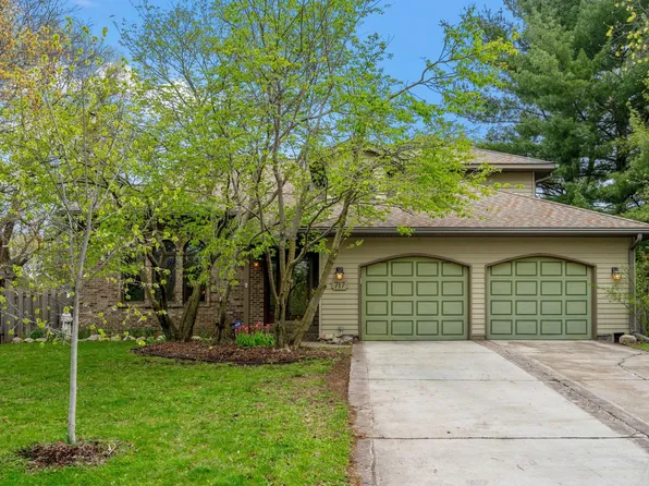 717 Marie Ave W, Saint Paul, MN 55118