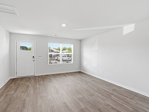 3rd image of 1241 Skystone Loop NE