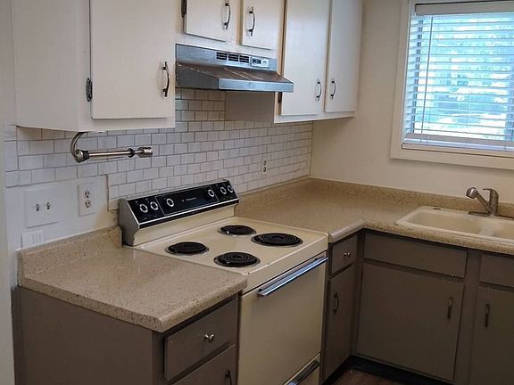 3rd image of 1060 E Quail Park Dr APT A
