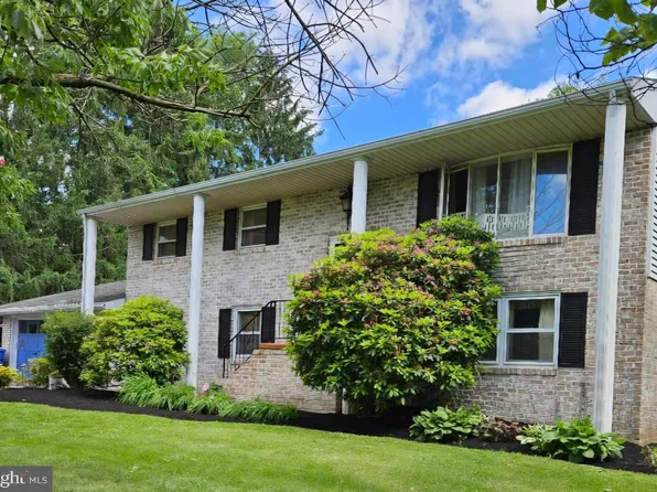 426 Jennifer Dr, New Cumberland, PA 17070