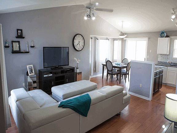 4th image of 2523 N Parkdale Ct