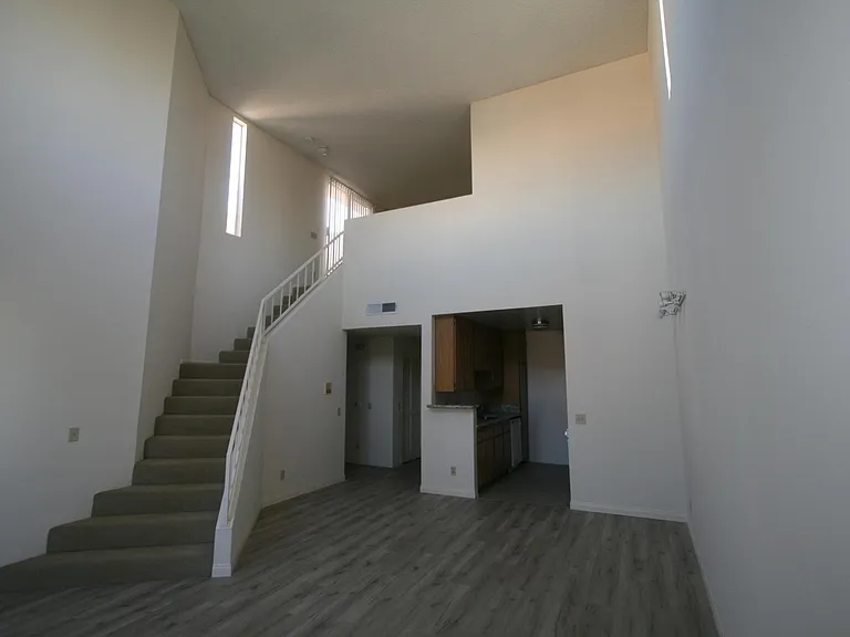 3637 Clarington Ave #213 — Photo 7
