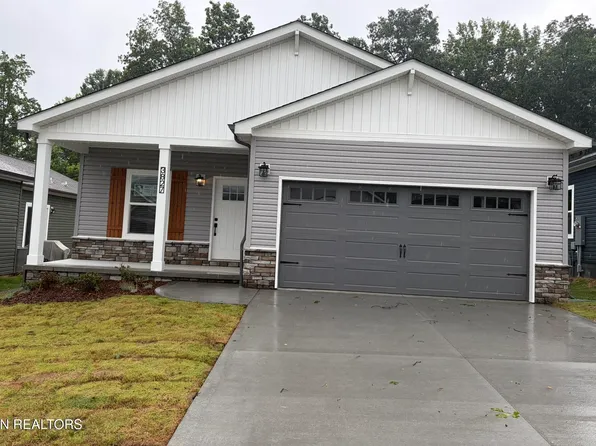 3827 Crimson Clover Ln, Knoxville, TN 37924