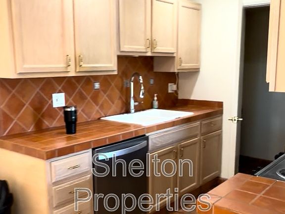 4th image of 10207 N 8th Pl #A