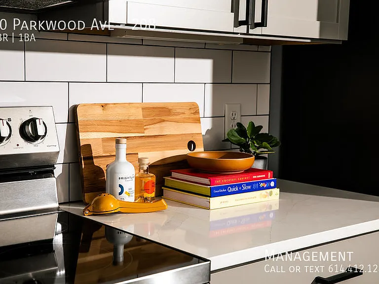 40 Parkwood Ave #208 — Photo 11