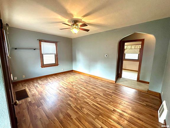 5th image of 2614 College Ave