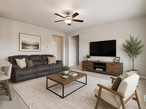 4th image of 1053 Gianna Avenue