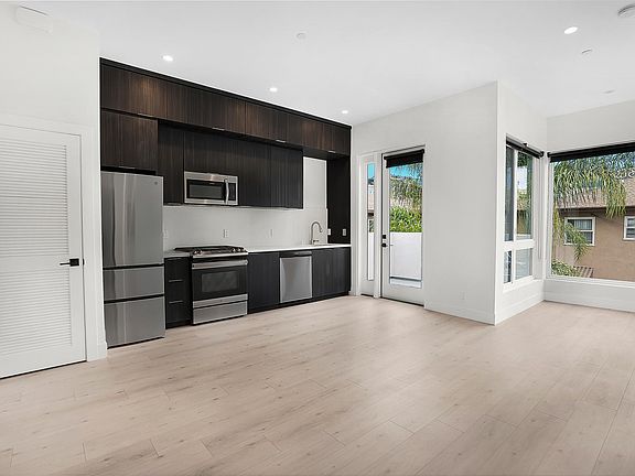 2nd image of 2015 Albatross St APT 7