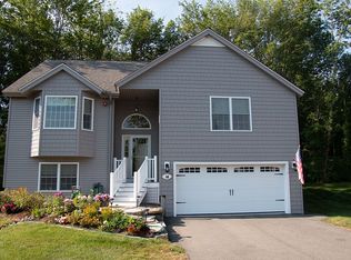 14 Guernsey Dr, Atkinson, NH 03811