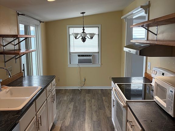 3rd image of 717 Bolling Ave #A