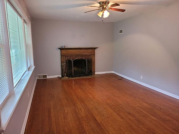 4th image of 83 Xx Elmore Ave