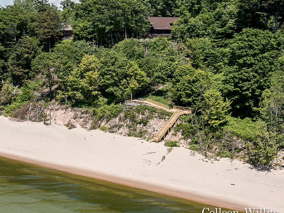 1st image of 8554 Chuckanut Dr