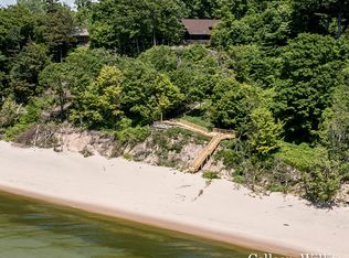 8554 Chuckanut Dr, Montague, MI 49437