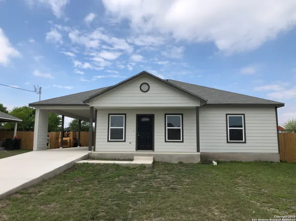 708 S Butler St, Karnes City, TX 78118