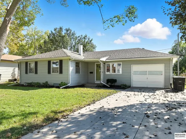 6115 Oak St, Omaha, NE 68106