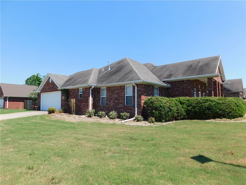 1st image of 301 Hindman Dr
