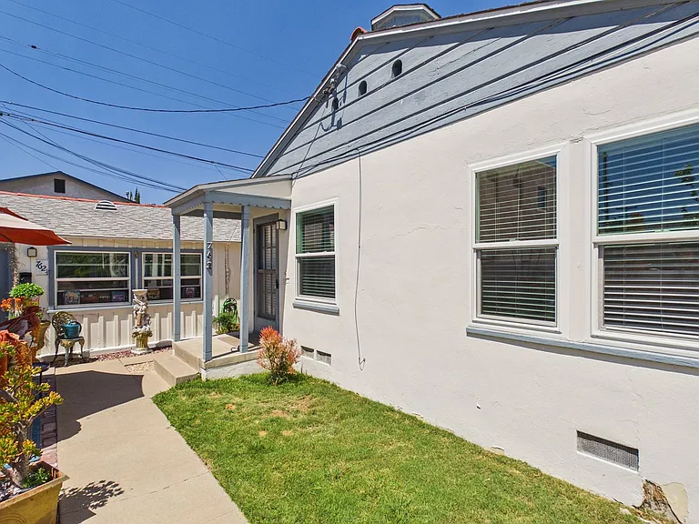Coastal Living in the Heart of Coronado-1/2 Mile from the Beach — Photo 13