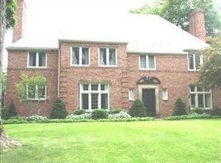 22225 Parnell Rd, Shaker Heights, OH 44122