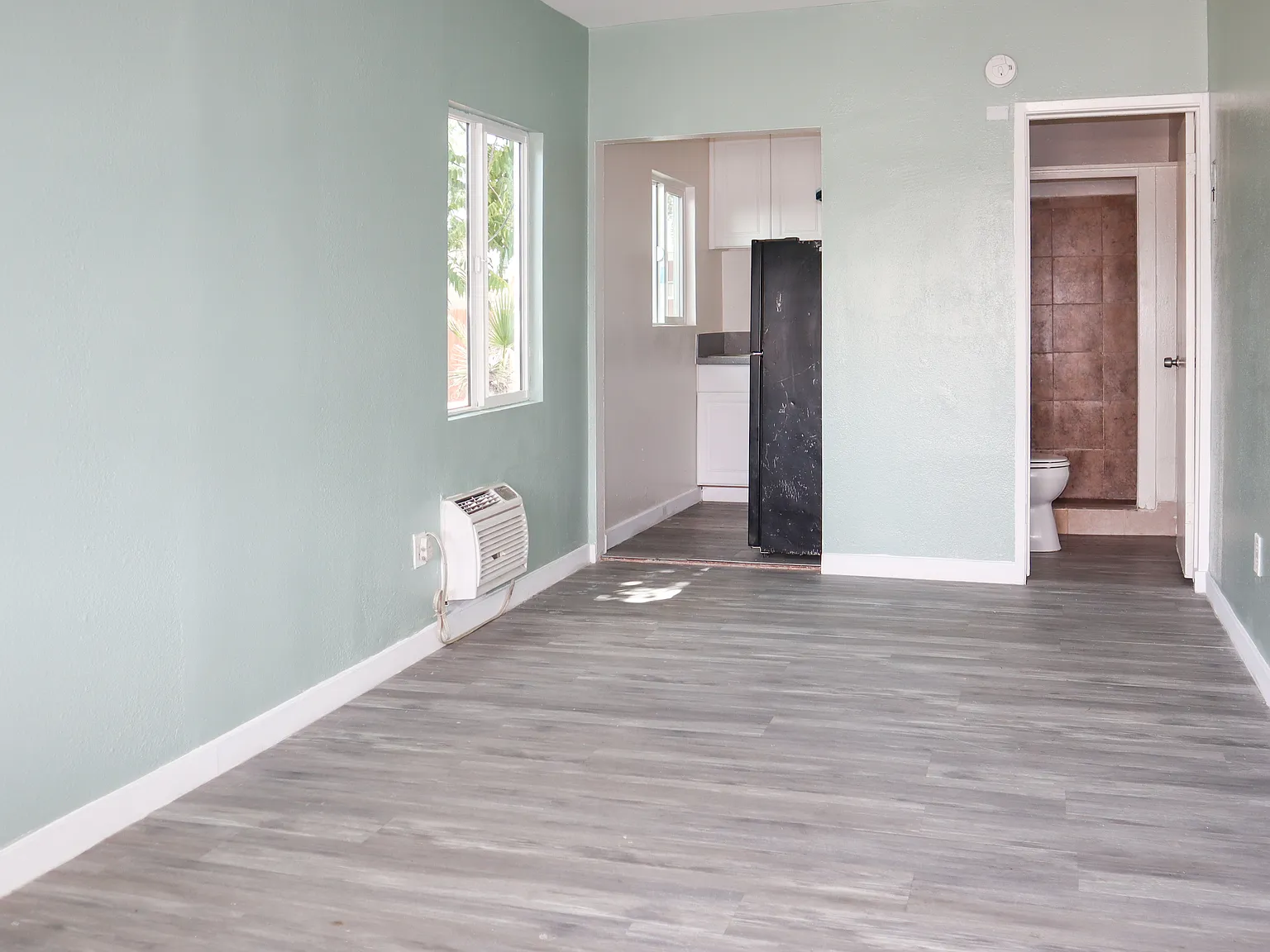 118 Roberts Ln — Photo 1