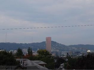 1304 SE Ash St APT F, Portland, OR 97214