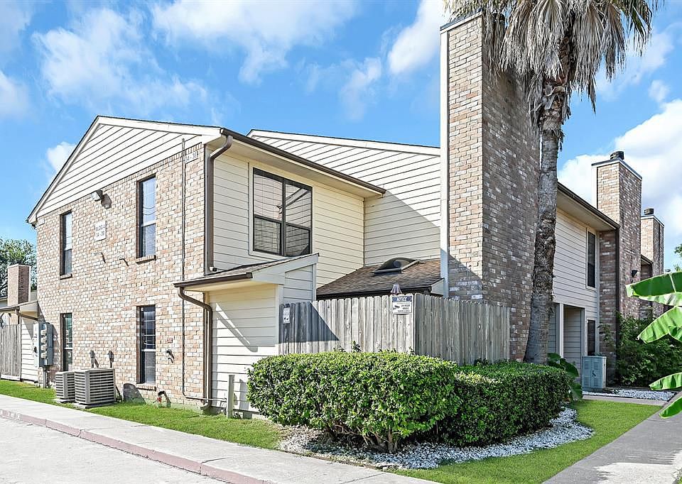 1st image of 10912 Gulf Fwy APT 35