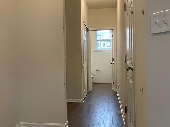 5th image of 415 N Orchard St