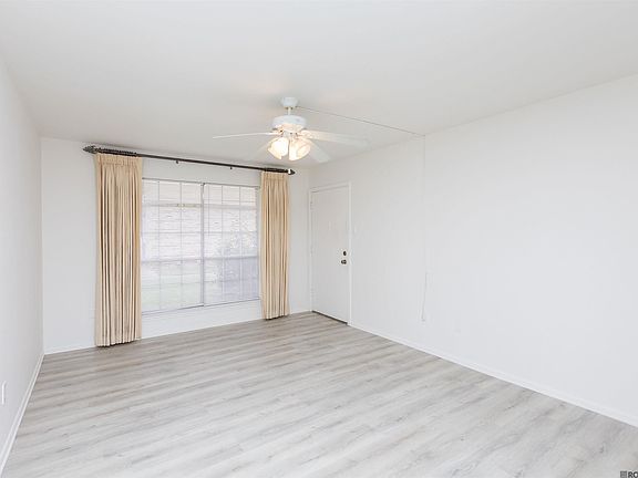 3rd image of 2100 College Dr APT 37