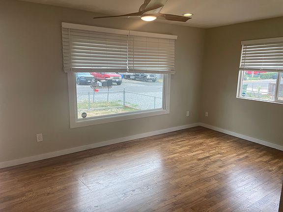 2nd image of 702 118th St S