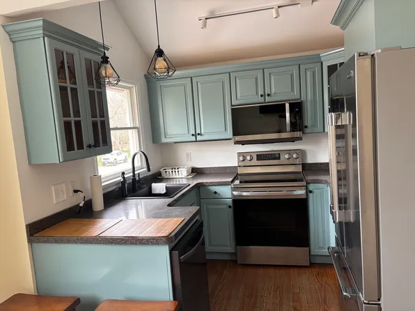 (undisclosed Address), Hampton Bays, NY 11946