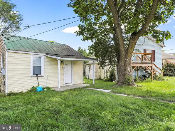 10 & 14 Place Dr, Martinsburg, WV 25401