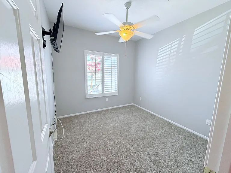 1822 N Jones Blvd — Photo 9