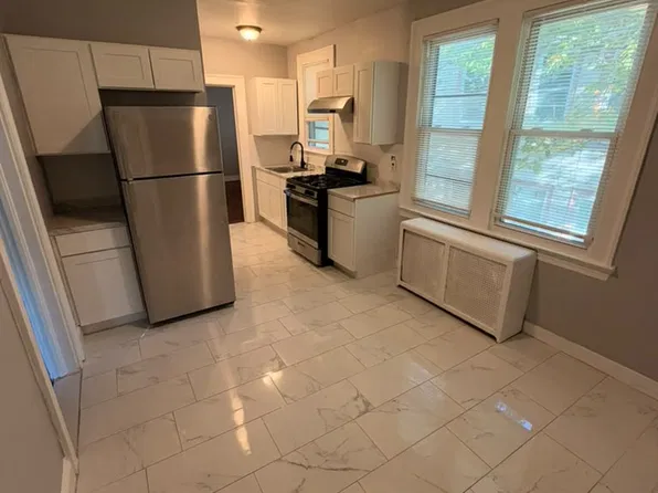 174 Goffe Ter #2, New Haven, CT 06511