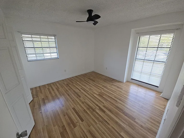 4120 Ashford Green Pl — Photo 3