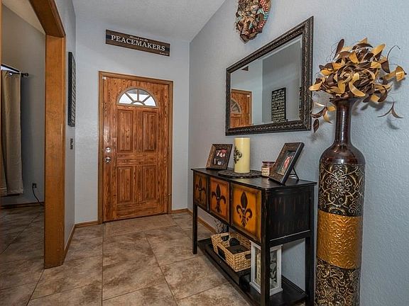 3rd image of 1156 McConnell Dr