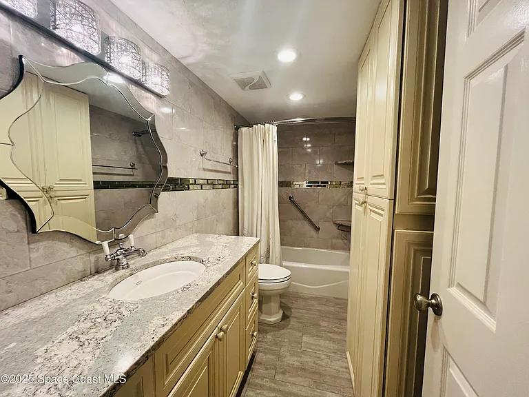 115 N Indian River Dr #109 — Photo 22