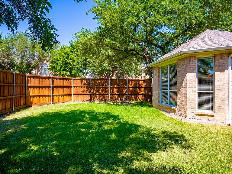 3820 Clearwater Ct — Photo 23