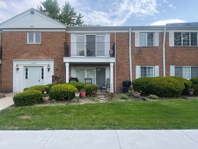 1st image of 1120 N Farnsworth Ave Unit 2F