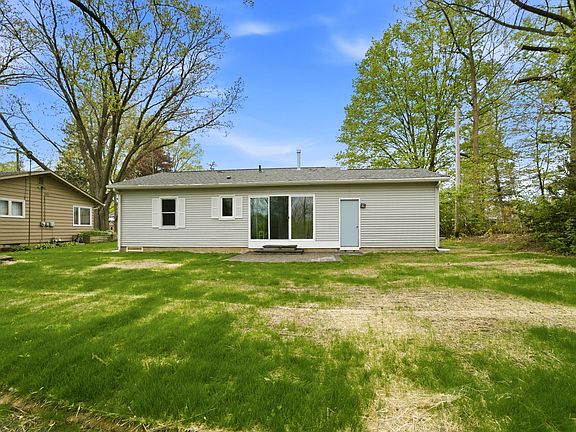 3rd image of 1208 Riley Ct