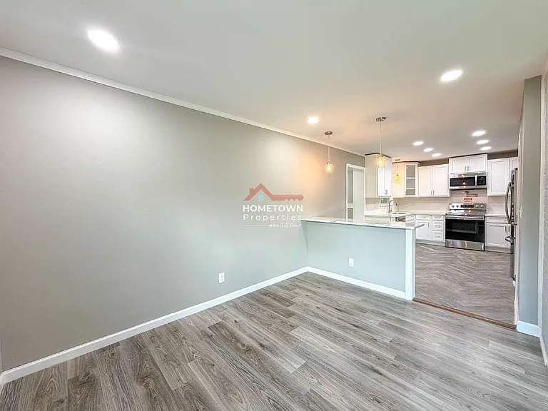 1815 Hallmark Dr — Photo 5